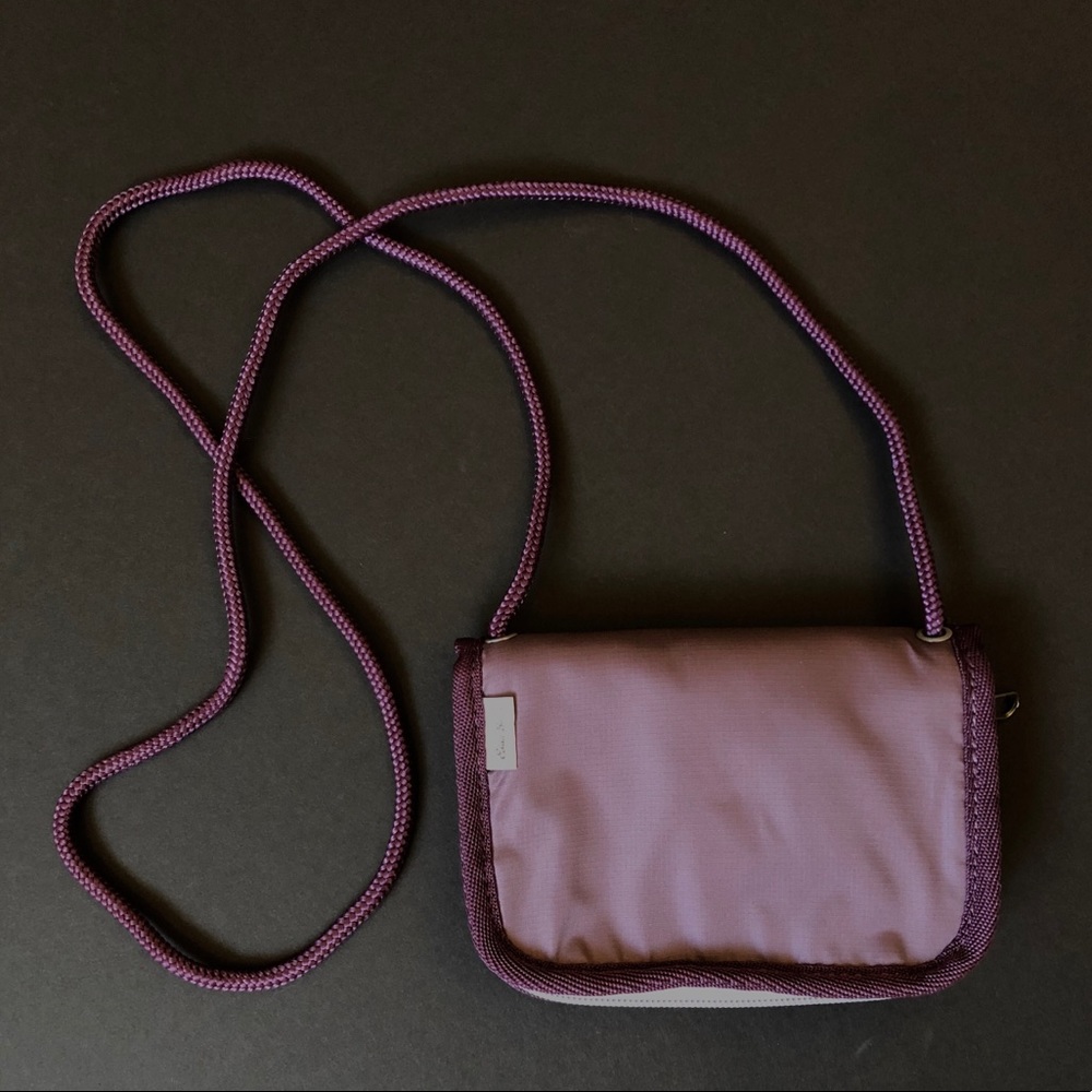NWOT: Eddie Bauer shoulder wallet.